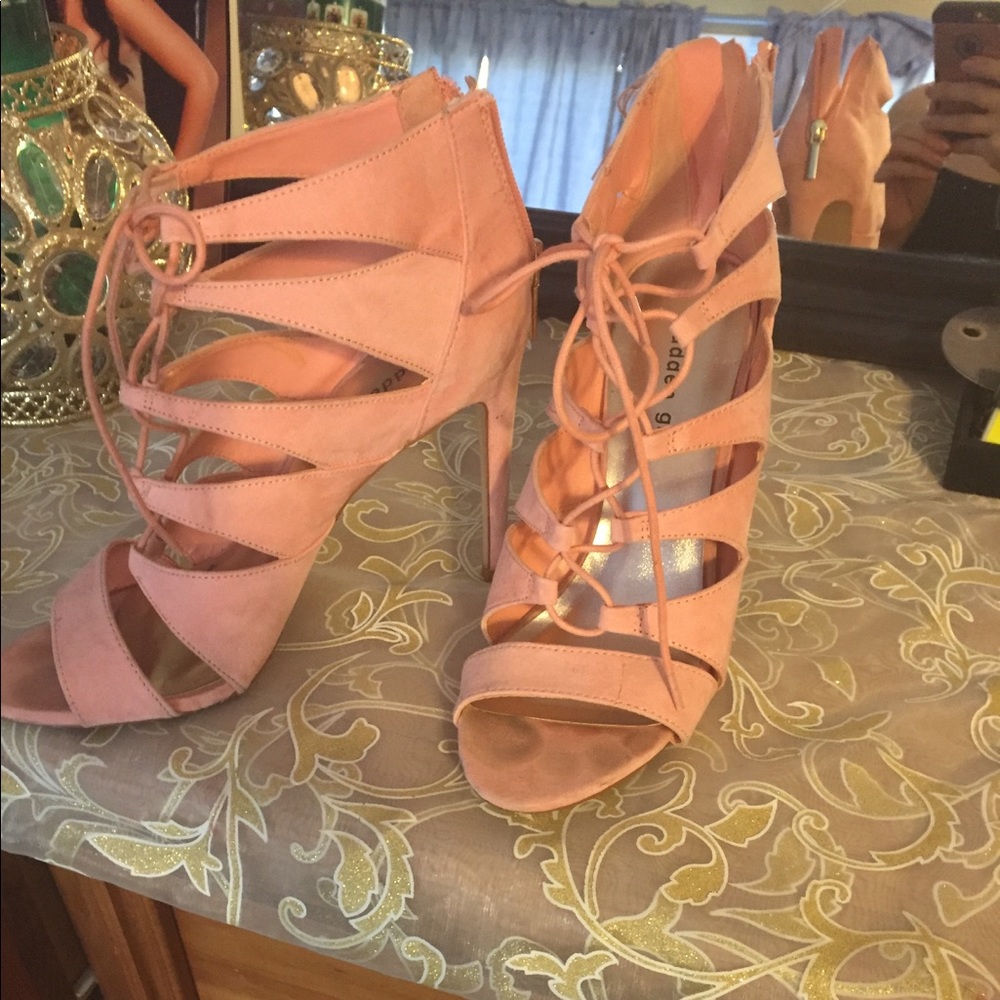 Heels - Picture 2 of 4